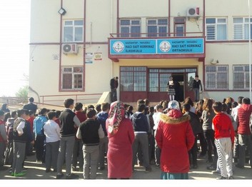 Gaziantep-Yavuzeli-Hacı Sait korkmaz Ortaokulu fotoğrafı