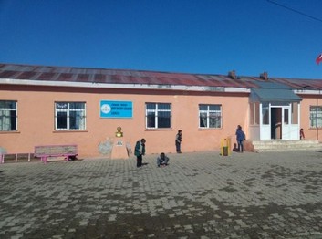 Ardahan-Merkez-Şehit Er Ümit Gökdemir İlkokulu fotoğrafı