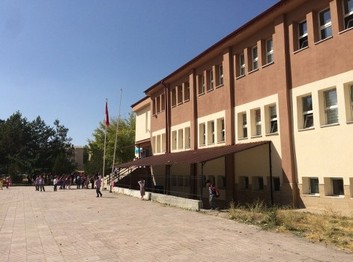 Sivas-Kangal-Ayhan Erkan Ortaokulu fotoğrafı