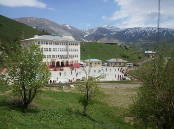 Hakkari-Şemdinli-Yukarı Kayalar Ortaokulu fotoğrafı