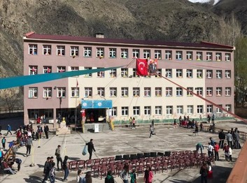 Hakkari-Merkez-ŞEHİT YARBAY MESUT KURU ORTAOKULU fotoğrafı