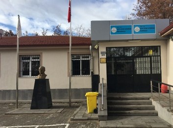 Niğde-Bor-Kayı Ayşe Aydoğan İlkokulu fotoğrafı