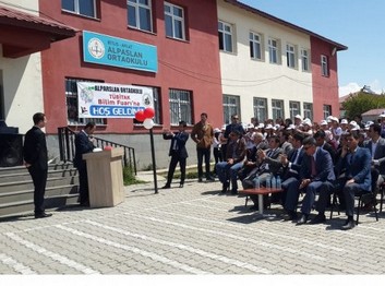 Bitlis-Ahlat-Alpaslan Ortaokulu fotoğrafı