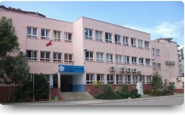 Adana-Kozan-Lütfiye Ali Şadi Çelik Ortaokulu fotoğrafı