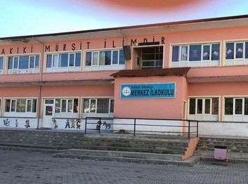 Burdur-Gölhisar-Merkez İlkokulu fotoğrafı