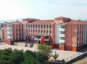 İzmir-Menderes-Süleyman Çevik Ortaokulu fotoğrafı