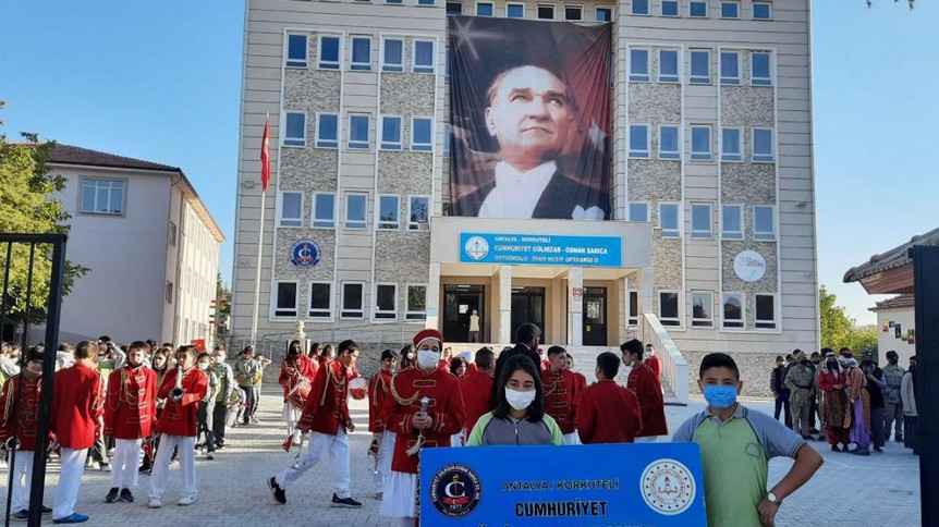 Antalya-Korkuteli-Cumhuriyet Gülhizar-Osman Sarıca Ortaokulu fotoğrafı