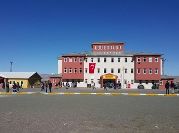 Van-İpekyolu-Erçek Çok Programlı Anadolu Lisesi fotoğrafı