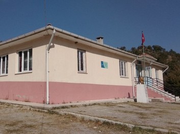 Manisa-Demirci-Kargınışıklar Basri Koçyiğit İlkokulu fotoğrafı