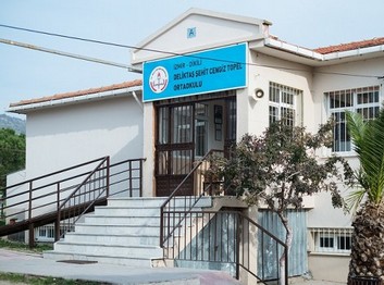 İzmir-Dikili-Deliktaş Şehit Cengiz Topel Ortaokulu fotoğrafı