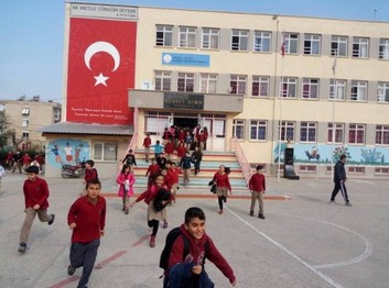 Manisa-Salihli-Kudret Demir Ortaokulu fotoğrafı