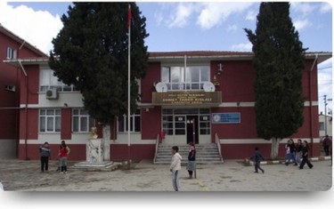 İzmir-Tire-Kireli Ahmet Taner Kışlalı İlkokulu fotoğrafı