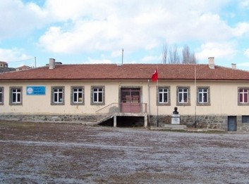Çankırı-Orta-Kalfat İlkokulu fotoğrafı
