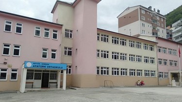 Artvin-Borçka-Atatürk Ortaokulu fotoğrafı