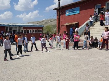 Kahramanmaraş-Afşin-Kabaağaç Ortaokulu fotoğrafı