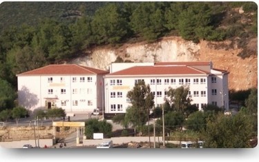 İzmir-Menderes-Gümüldür Bilgin Bülent Kılıç Anadolu Lisesi fotoğrafı