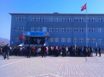 Balıkesir-Ayvalık-Cihan Yorgun Ortaokulu fotoğrafı