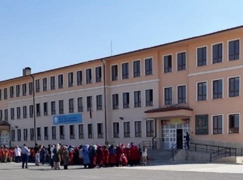 Konya-Beyşehir-Beyşehir Necip Fazıl Kısakürek İmam Hatip Ortaokulu fotoğrafı