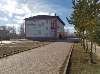 Kayseri-Bünyan-Karadayı Muzaffer Oflaz Ortaokulu fotoğrafı