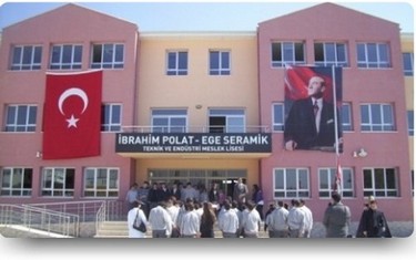 İzmir-Kemalpaşa-Kemalpaşa İbrahim Polat-Ege Seramik Mesleki ve Teknik Anadolu Lisesi fotoğrafı