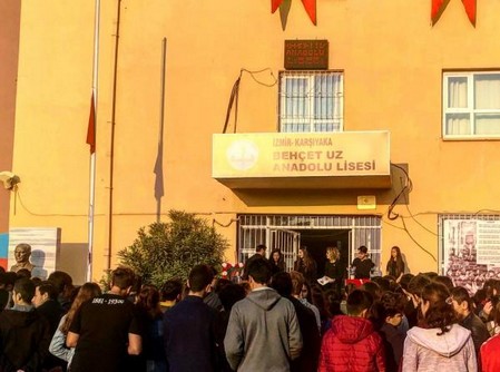 İzmir-Karşıyaka-Karşıyaka Behçet Uz Anadolu Lisesi fotoğrafı