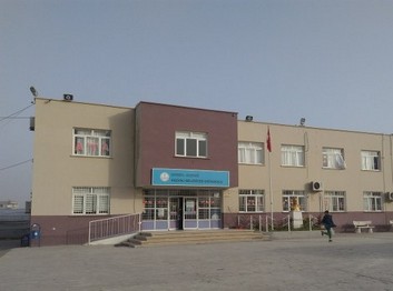 Mersin-Akdeniz-Kazanlı Belediyesi Ortaokulu fotoğrafı