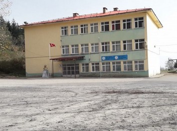 Ordu-Gölköy-Şehit Necip Karameşe Ortaokulu fotoğrafı