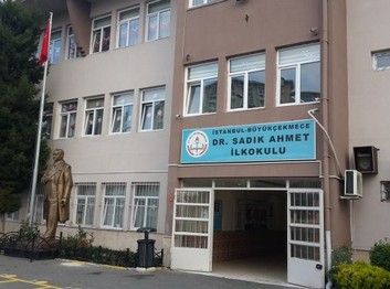 İstanbul-Büyükçekmece-Dr. Sadık Ahmet İlkokulu fotoğrafı