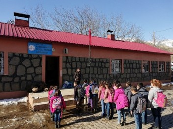 Bitlis-Mutki-Bağarası Köyü Cevizli Mezrası İlkokulu fotoğrafı
