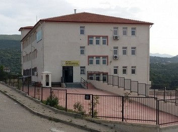 İzmir-Bornova-Şehit Polis Kağan Kılıç Anadolu İmam Hatip Lisesi fotoğrafı