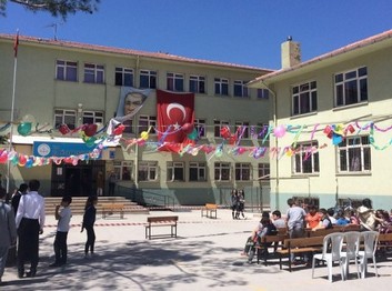 Uşak-Merkez-23 Nisan Ortaokulu fotoğrafı