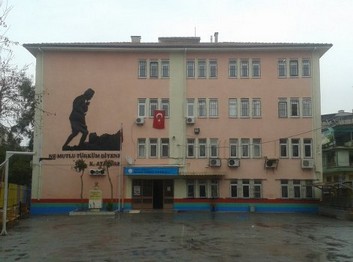 Manisa-Turgutlu-Niyazi Üzmez İlkokulu fotoğrafı