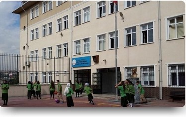 İstanbul-Beyoğlu-Hoca İshak Efendi İmam Hatip Ortaokulu fotoğrafı