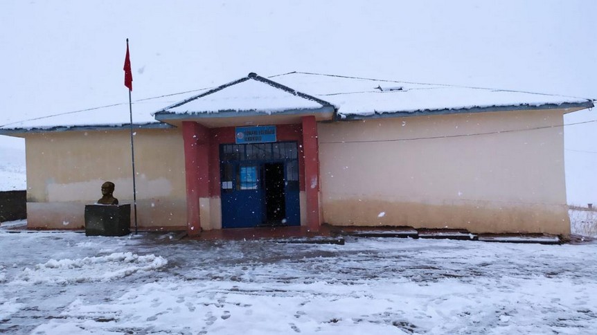 Ağrı-Merkez-Yukarı Yolduzu İlkokulu fotoğrafı