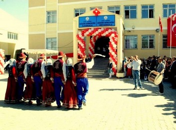 Van-Tuşba-Güzin Dinçkök Ortaokulu fotoğrafı