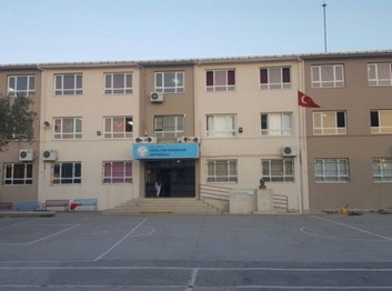 İzmir-Bornova-Güzelcan Kardeşler Ortaokulu fotoğrafı