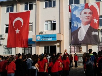 Antalya-Alanya-Ayşen-Cengiz Urfalıoğlu Ortaokulu fotoğrafı