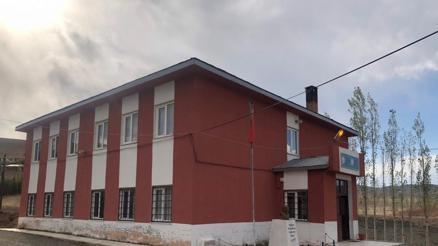 Kars-Sarıkamış-Güllüce Önder Şahan Ortaokulu fotoğrafı