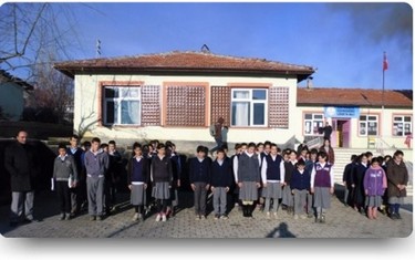 Yozgat-Akdağmadeni-Üçkaraağaç Ortaokulu fotoğrafı