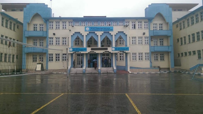Manisa-Turgutlu-TOKİ-Şehit Komando Onbaşı Ömer Balkan Ortaokulu fotoğrafı