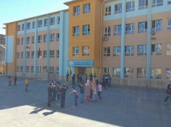 İstanbul-Sultanbeyli-Cumhuriyet Ortaokulu fotoğrafı