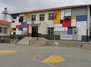 İzmir-Konak-Ömer Lütfü Akad Ortaokulu fotoğrafı