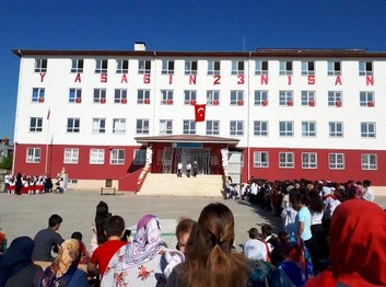 Kahramanmaraş-Onikişubat-Kavlaklı Hasan Gökçe Ortaokulu fotoğrafı