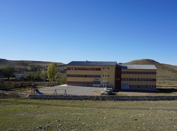 Kars-Akyaka-Şehit Şeref Demir Ortaokulu fotoğrafı