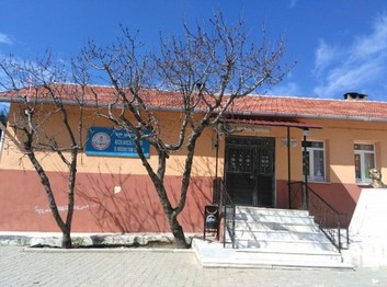 İzmir-Bayındır-Kızılkeçili İlkokulu fotoğrafı
