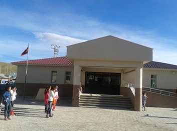 Van-Başkale-Ortayol İlkokulu fotoğrafı