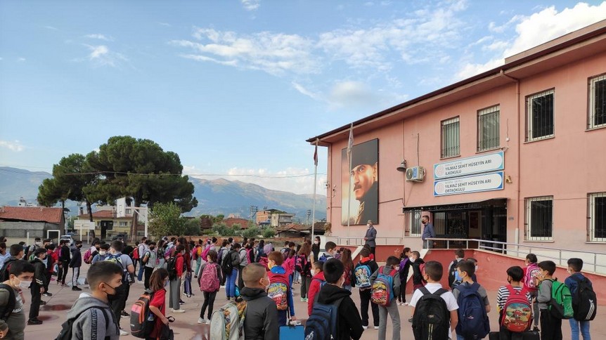 Manisa-Salihli-Yılmaz Kasabası Şehit Hüseyin Arı Ortaokulu fotoğrafı