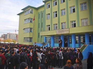 İstanbul-Sultangazi-Sultangazi Atatürk Mesleki ve Teknik Anadolu Lisesi fotoğrafı