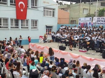 İzmir-Bayraklı-Necip Fazıl Kısakürek Ortaokulu fotoğrafı