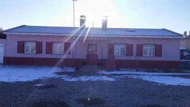 Erzurum-Aziziye-Tebrizcik Saim-Melahat Ovacık İlkokulu fotoğrafı